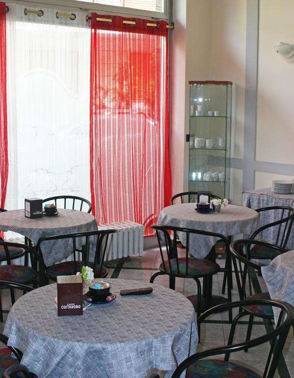 אלסנדריה Domus Hotel מראה חיצוני תמונה