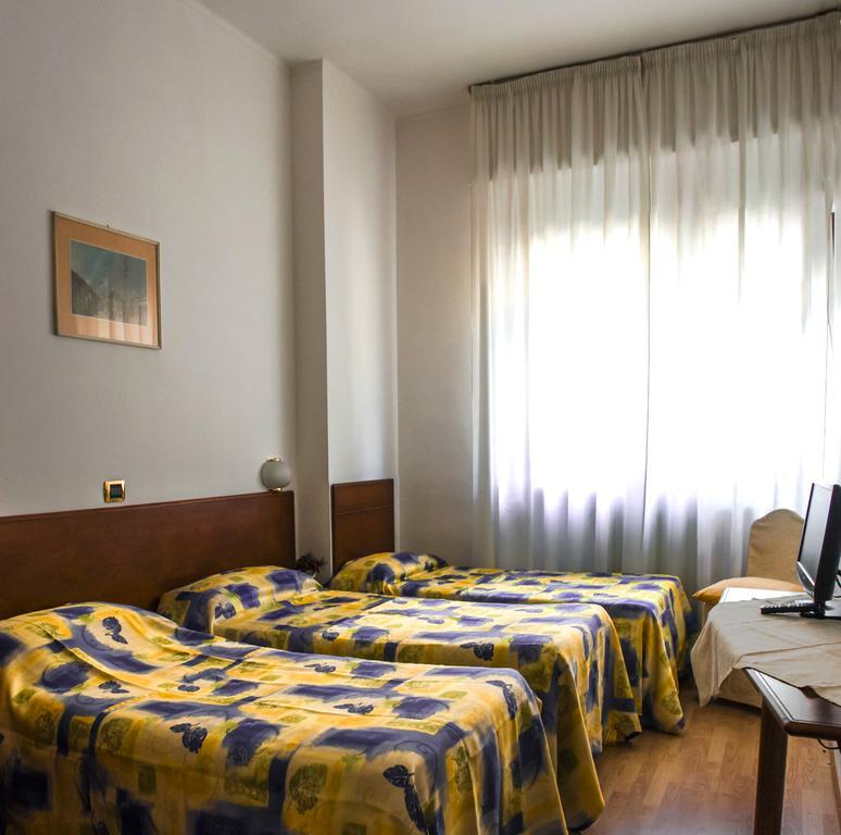 אלסנדריה Domus Hotel מראה חיצוני תמונה