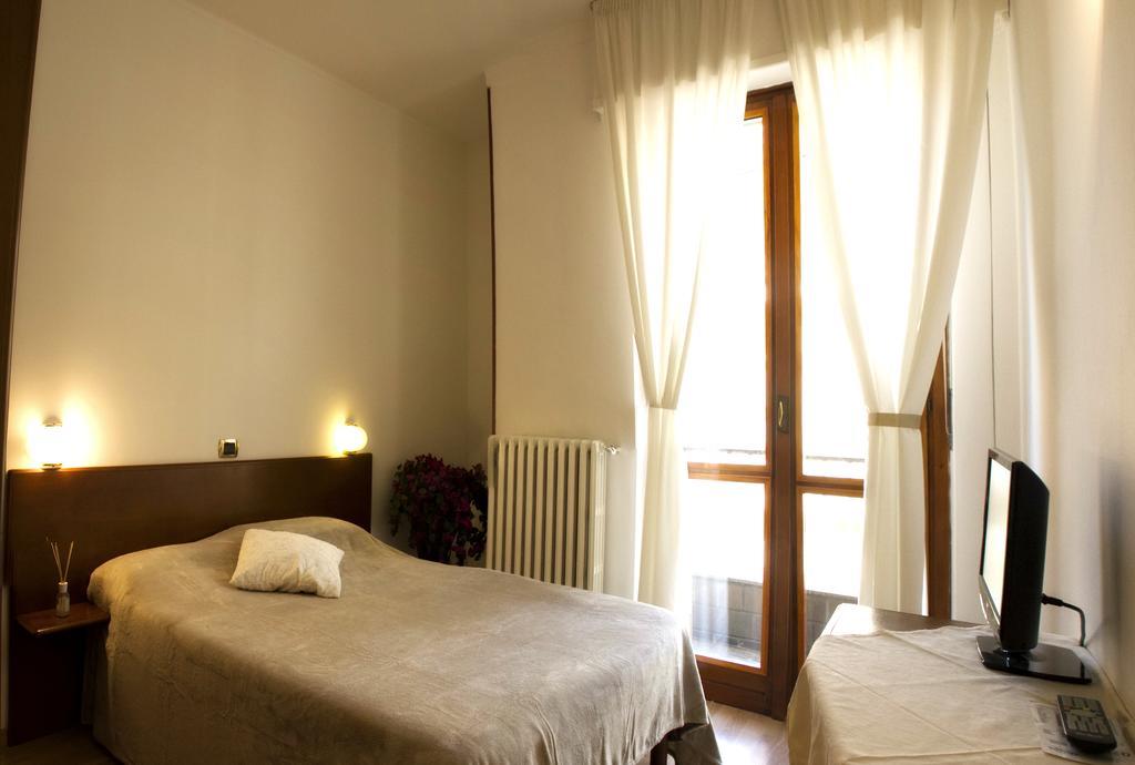 אלסנדריה Domus Hotel מראה חיצוני תמונה