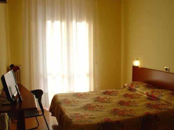 אלסנדריה Domus Hotel מראה חיצוני תמונה